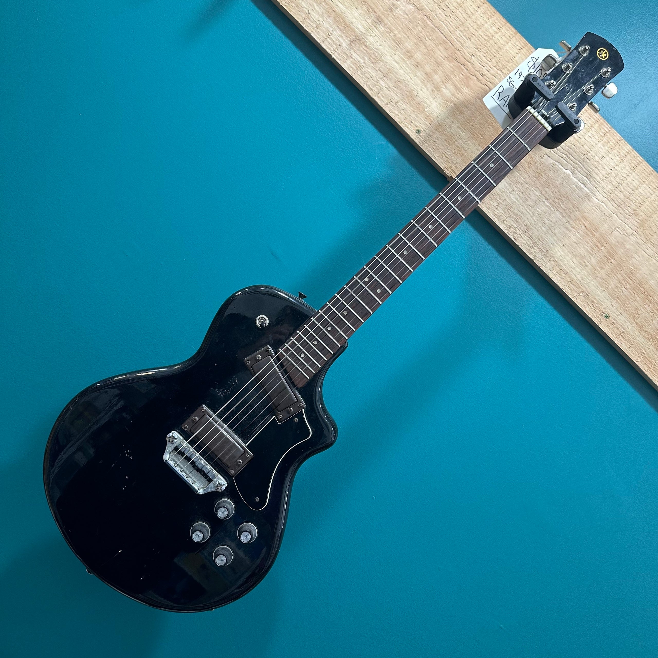 Yamaha SG 1973 USED The Hub Music Art Smiths Falls Ontario